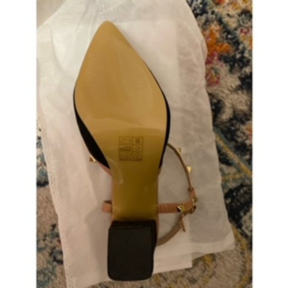 Shein - Spiked decor pointed toe T-strap Chunky Heels - Picture 2 of 2